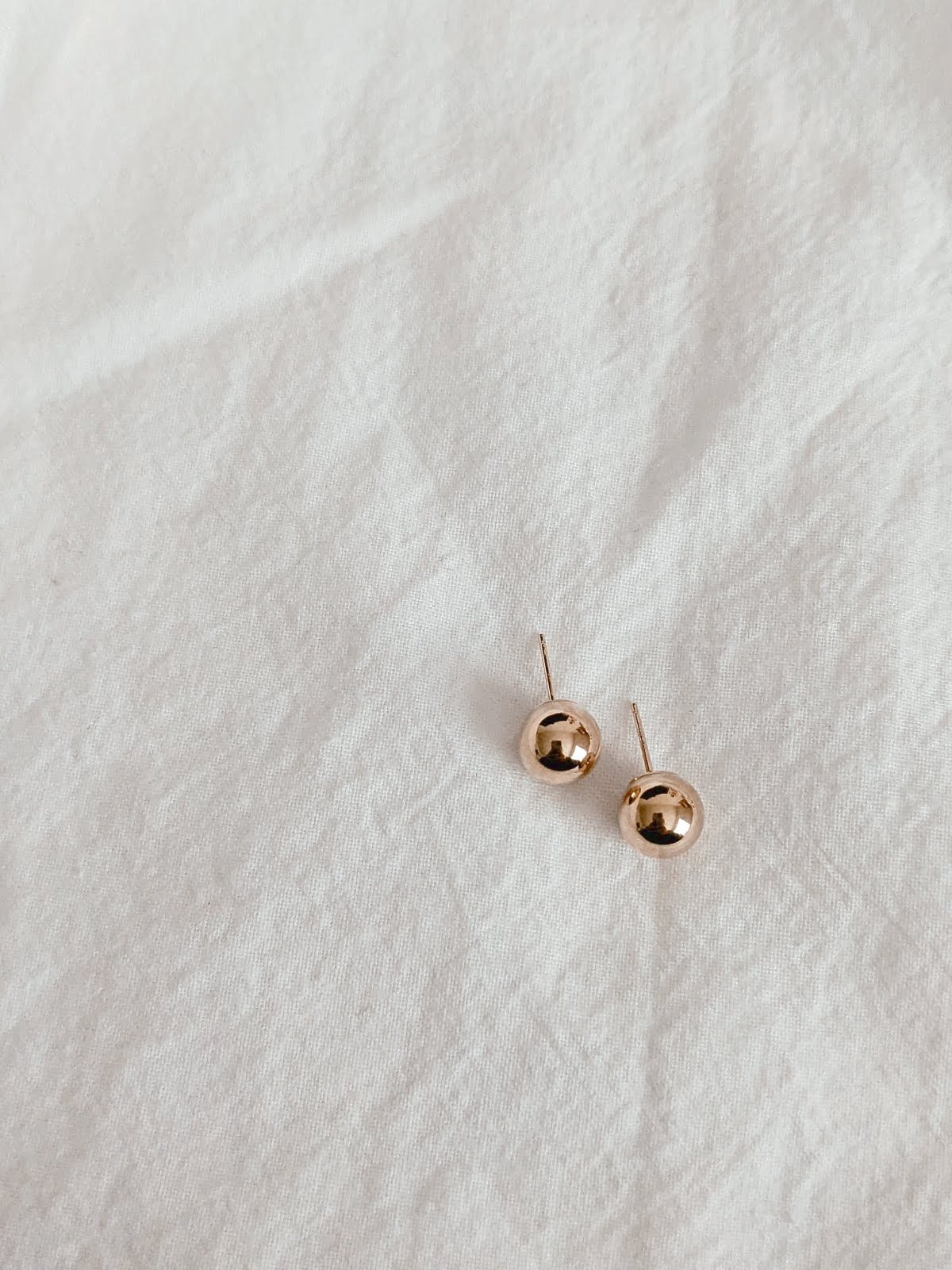 Dot Earrings